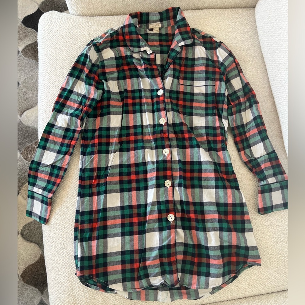 Plaid women’s night shirt gown